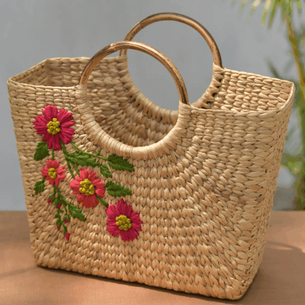Kouna Grass Bag Items - Image 2